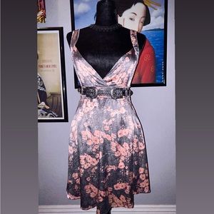 Marciano - A Line Floral Dress w/pockets - Women’s Size Medium